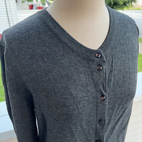 Cable & Gauge Rayon Knit Cardigan M Dark Gray Preppy Classic Business Wear VGUC - Picture 2 of 4